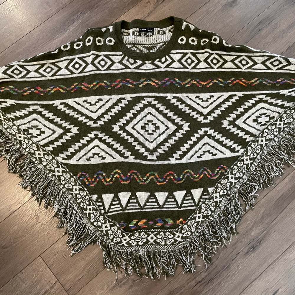 Shein Geo pattern fringe trim batwing poncho sweater